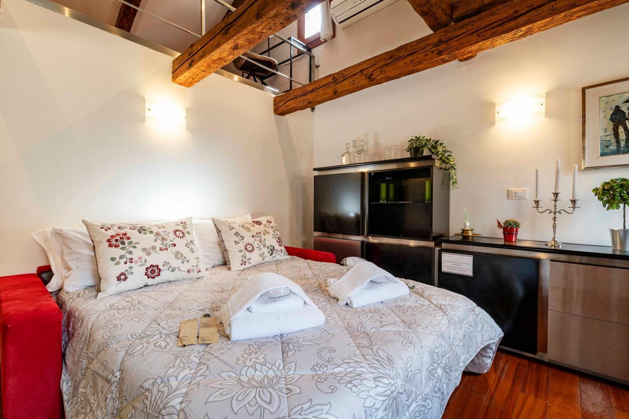 Glass House - Loft 2 Minutes To Rialto Bridge & View เวนิส ภายนอก รูปภาพ